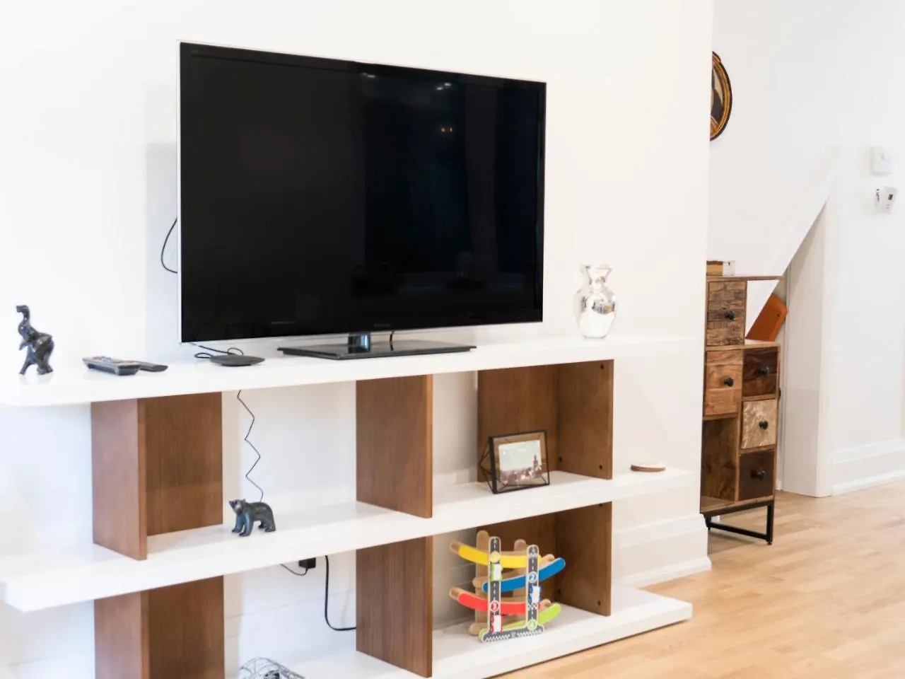 Modern Apartment Near Downtown Toronto