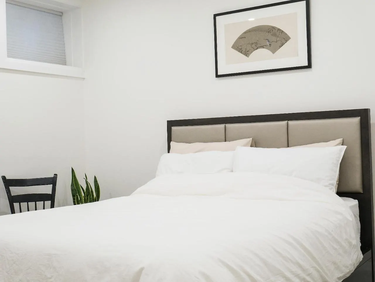 Modern Apartment Near Downtown 토론토 캐나다