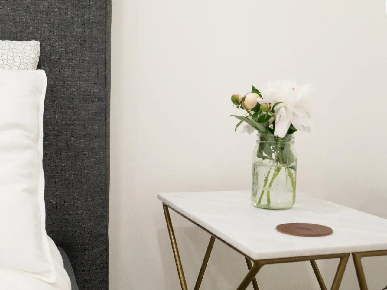Modern Apartment Near Downtown 토론토 캐나다